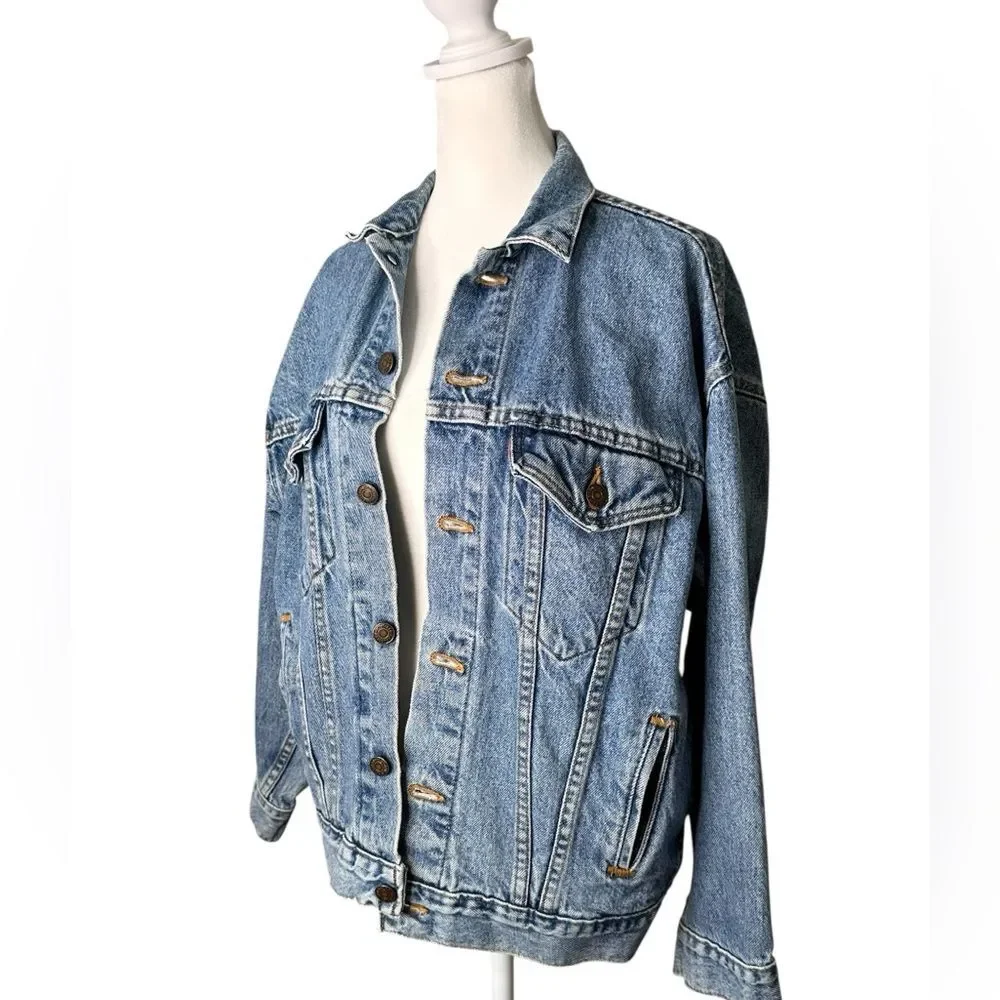 Vintage 90s Made in USA Levi Strauss Blue Trucker Classic Denim Jacket